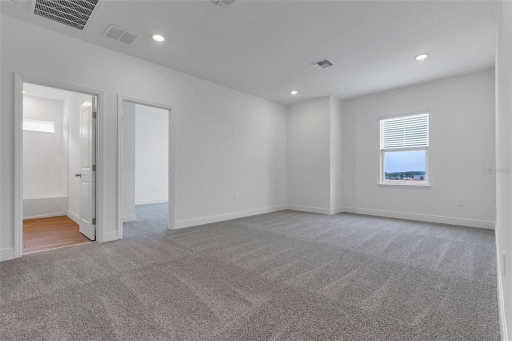 For Rent: $3,350 (4 beds, 2 baths, 2601 Square Feet)
