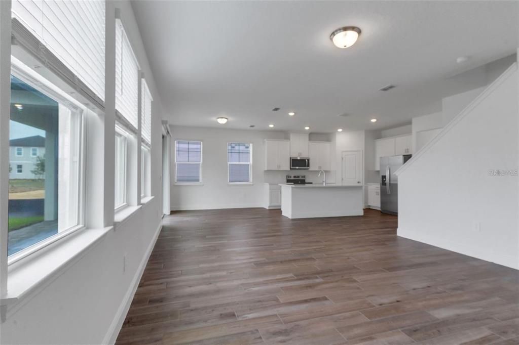 For Rent: $3,350 (4 beds, 2 baths, 2601 Square Feet)