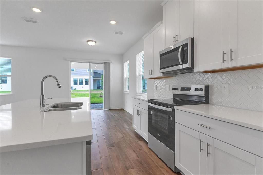 For Rent: $3,350 (4 beds, 2 baths, 2601 Square Feet)