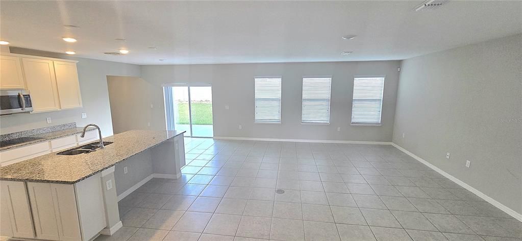 For Sale: $372,500 (5 beds, 3 baths, 3165 Square Feet)
