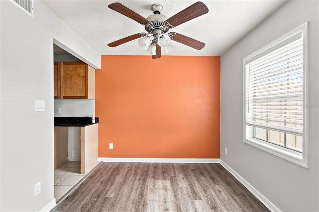 For Sale: $164,900 (1 beds, 1 baths, 646 Square Feet)