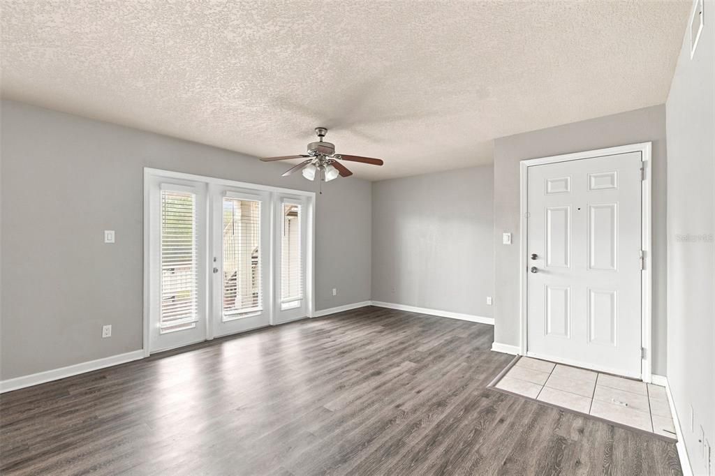 For Sale: $164,900 (1 beds, 1 baths, 646 Square Feet)