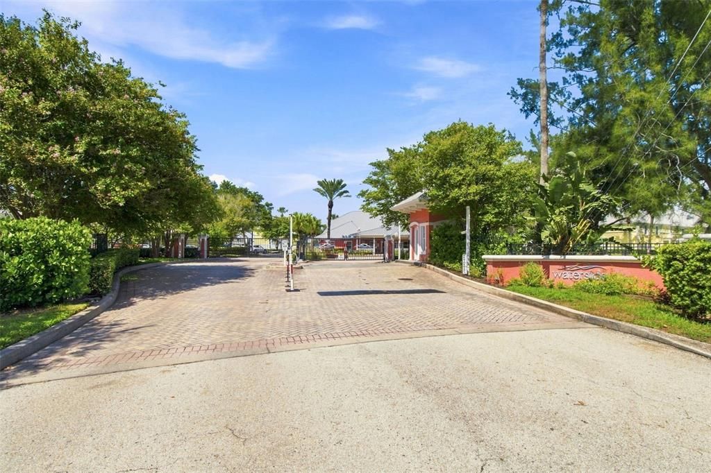 For Sale: $164,900 (1 beds, 1 baths, 646 Square Feet)