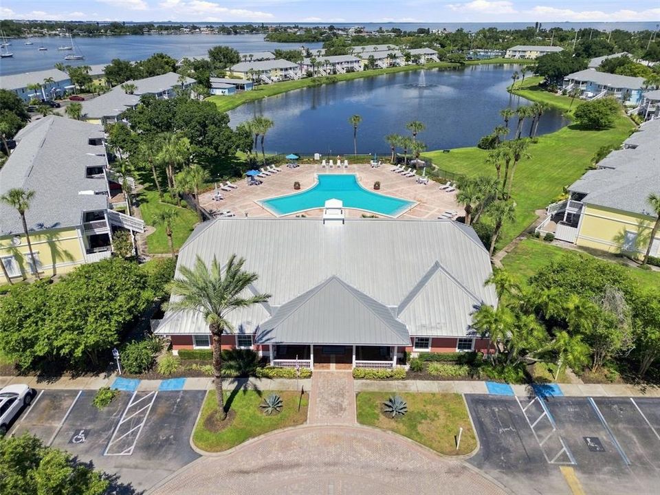 For Sale: $164,900 (1 beds, 1 baths, 646 Square Feet)