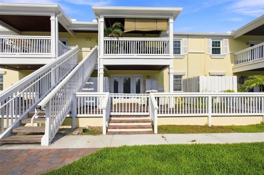 For Sale: $164,900 (1 beds, 1 baths, 646 Square Feet)