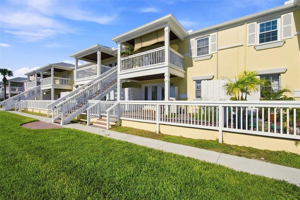 For Sale: $164,900 (1 beds, 1 baths, 646 Square Feet)