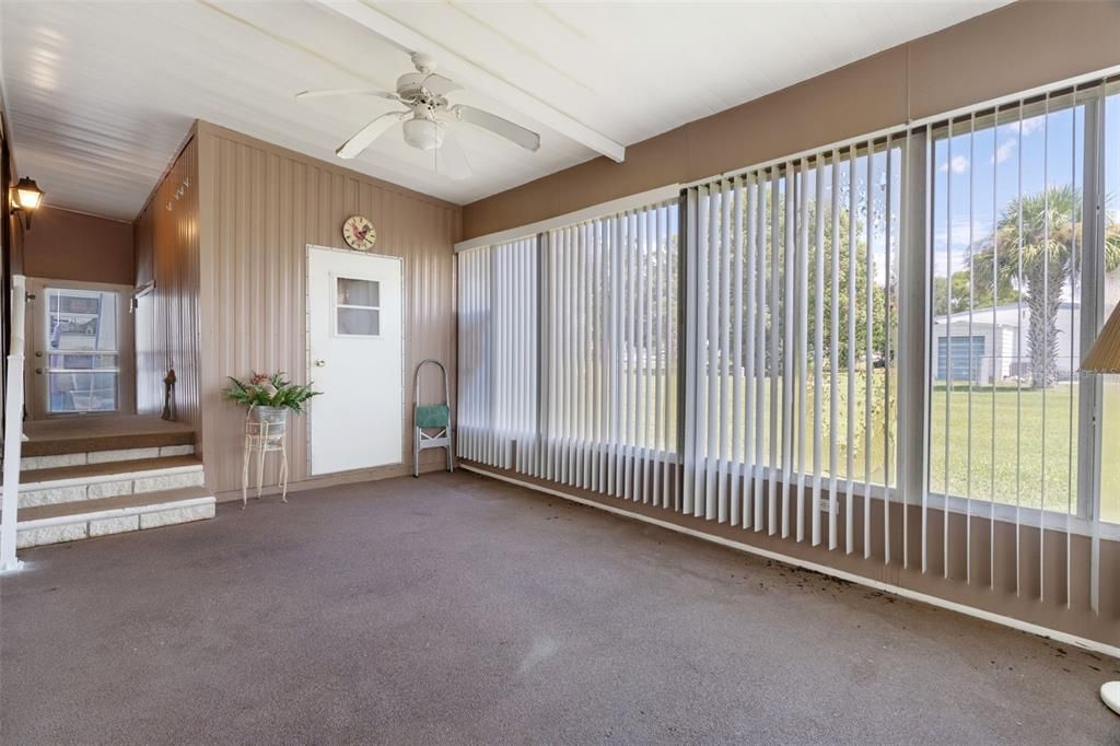 For Sale: $174,900 (2 beds, 2 baths, 1056 Square Feet)