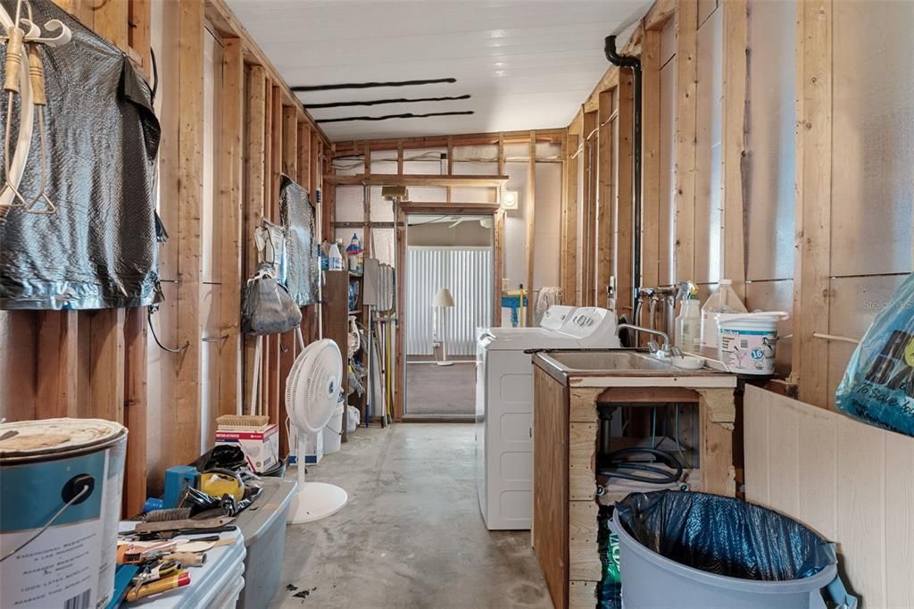 For Sale: $174,900 (2 beds, 2 baths, 1056 Square Feet)