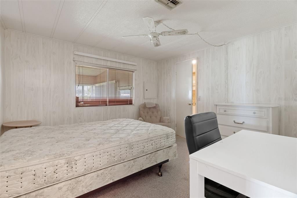 For Sale: $174,900 (2 beds, 2 baths, 1056 Square Feet)