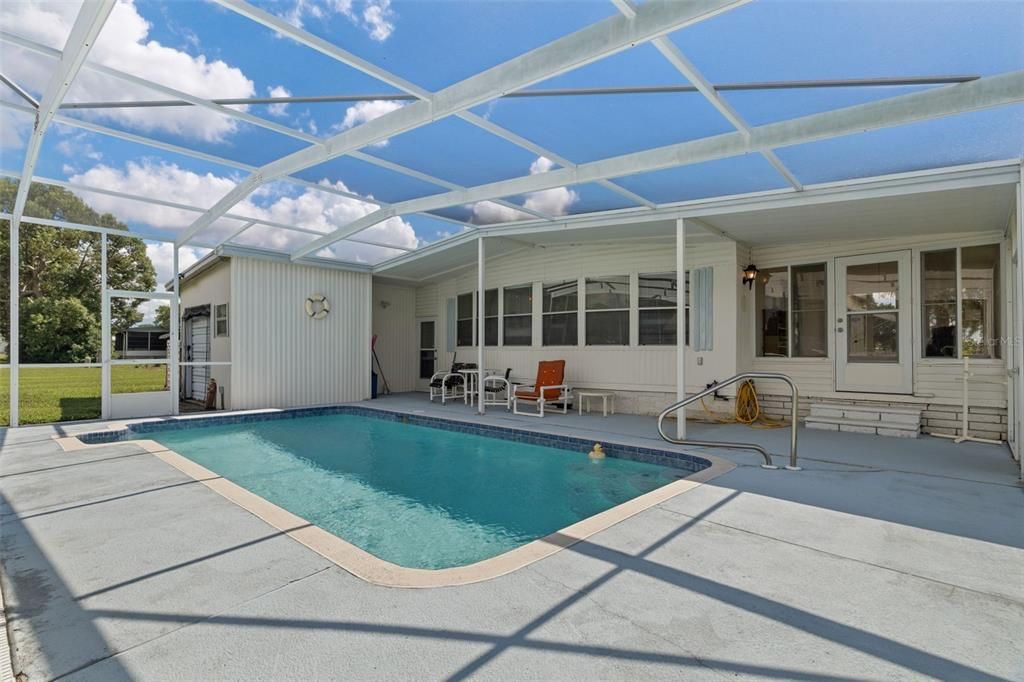 For Sale: $174,900 (2 beds, 2 baths, 1056 Square Feet)
