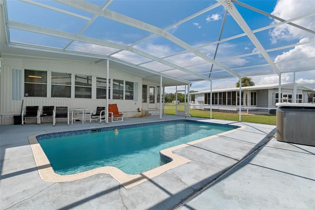 For Sale: $174,900 (2 beds, 2 baths, 1056 Square Feet)
