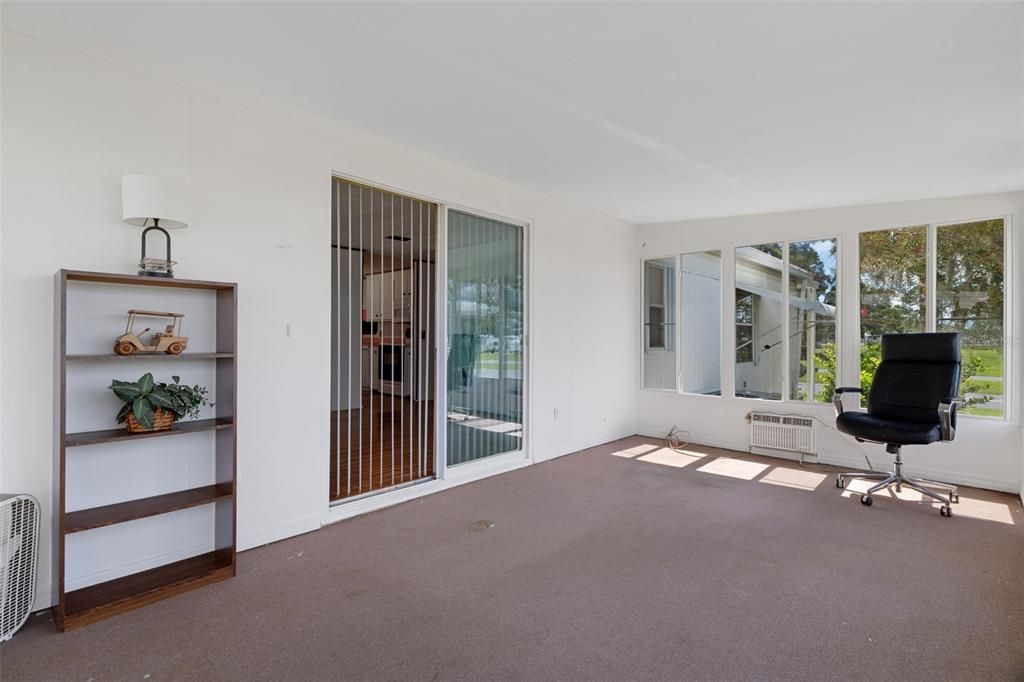 For Sale: $174,900 (2 beds, 2 baths, 1056 Square Feet)