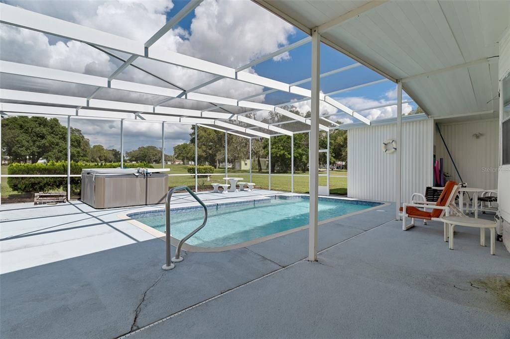 For Sale: $174,900 (2 beds, 2 baths, 1056 Square Feet)