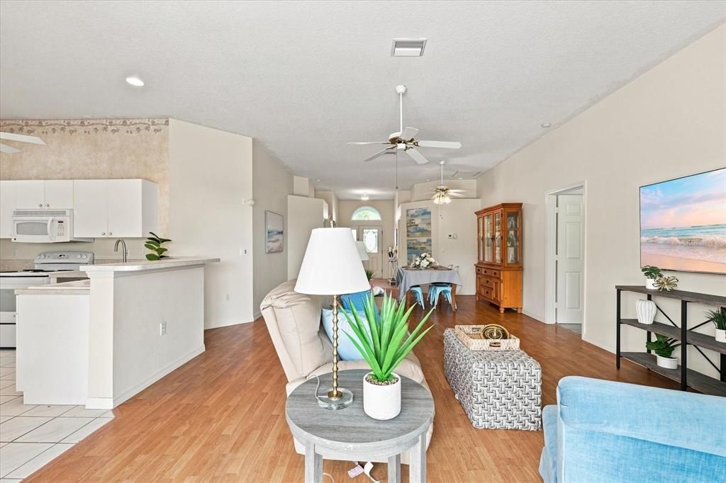 For Sale: $480,000 (3 beds, 2 baths, 1584 Square Feet)