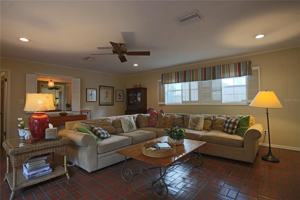 For Sale: $1,400,000 (4 beds, 2 baths, 2897 Square Feet)