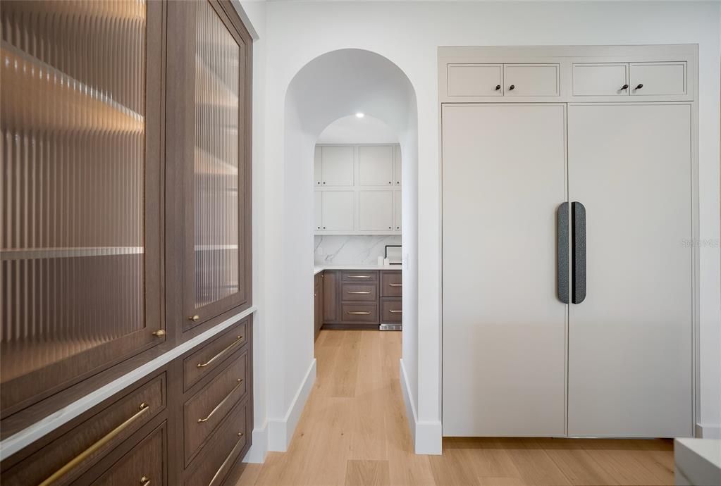 For Sale: $6,995,000 (6 beds, 6 baths, 4088 Square Feet)