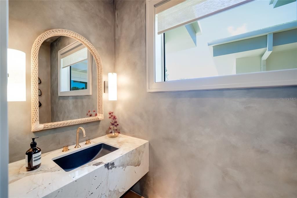 For Sale: $6,995,000 (6 beds, 6 baths, 4088 Square Feet)