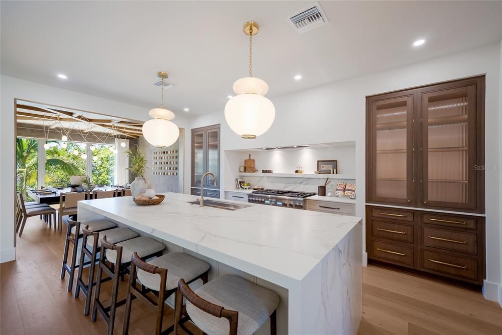For Sale: $6,995,000 (6 beds, 6 baths, 4088 Square Feet)