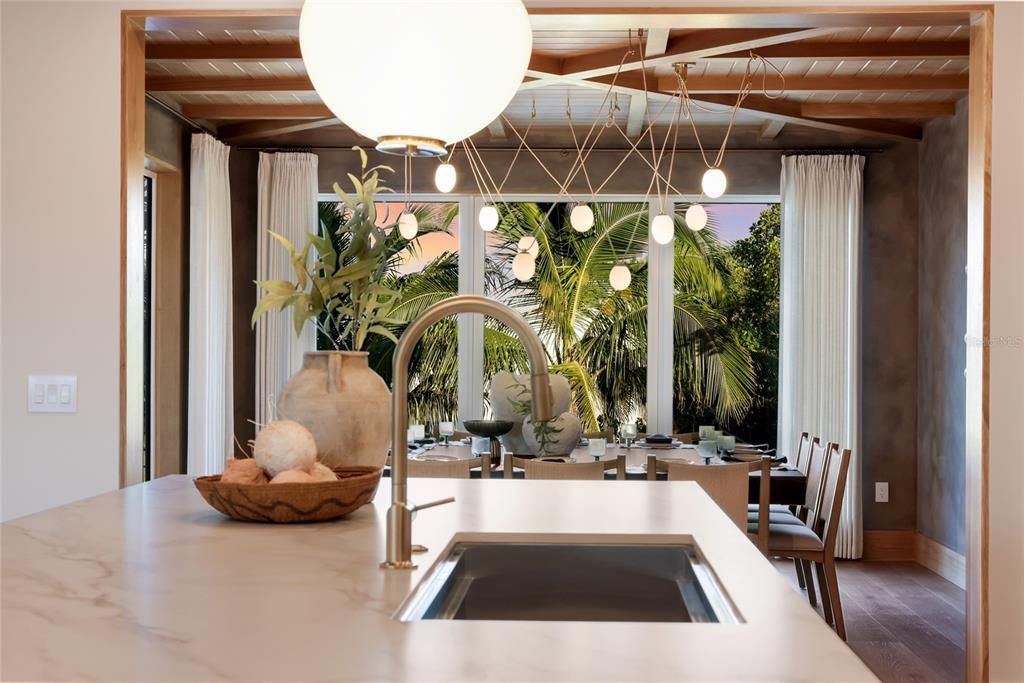 For Sale: $6,995,000 (6 beds, 6 baths, 4088 Square Feet)