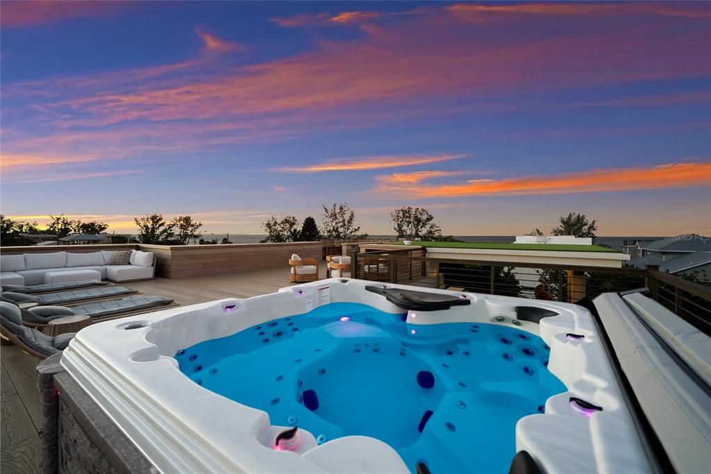 For Sale: $6,995,000 (6 beds, 6 baths, 4088 Square Feet)