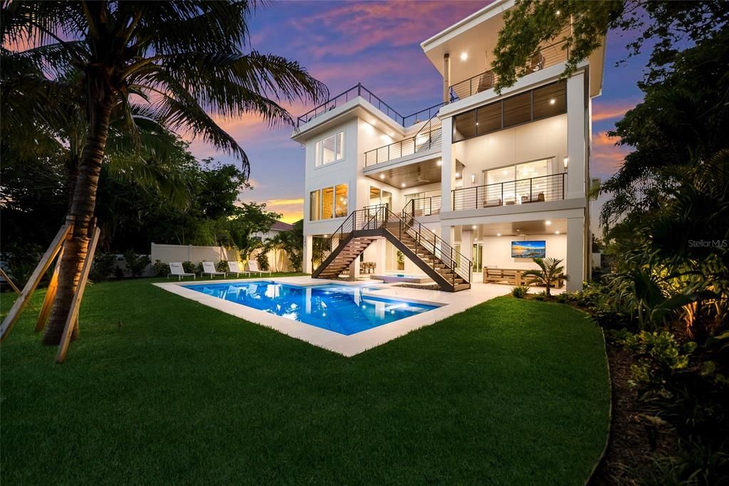 For Sale: $6,995,000 (6 beds, 6 baths, 4088 Square Feet)