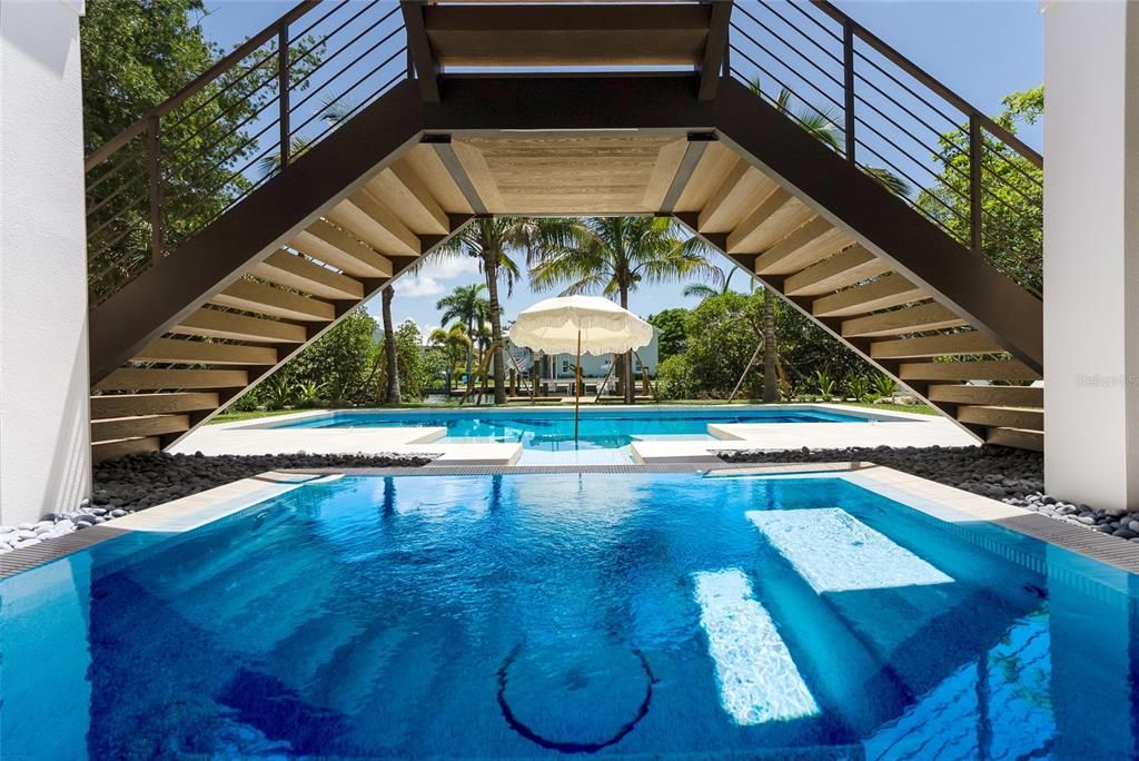 For Sale: $6,995,000 (6 beds, 6 baths, 4088 Square Feet)
