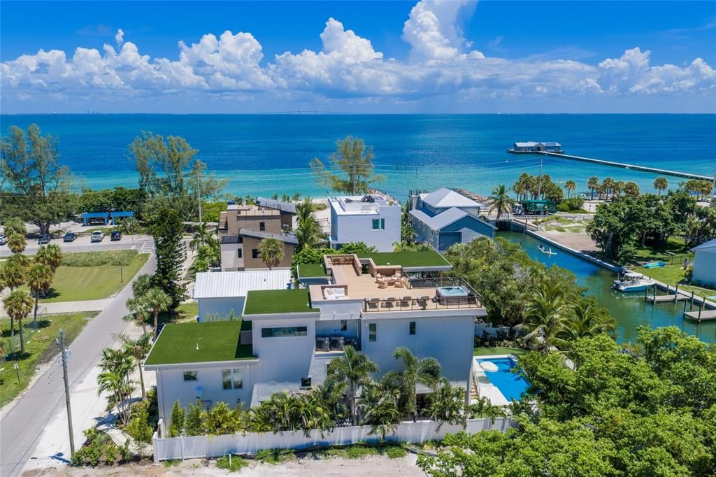 For Sale: $6,995,000 (6 beds, 6 baths, 4088 Square Feet)