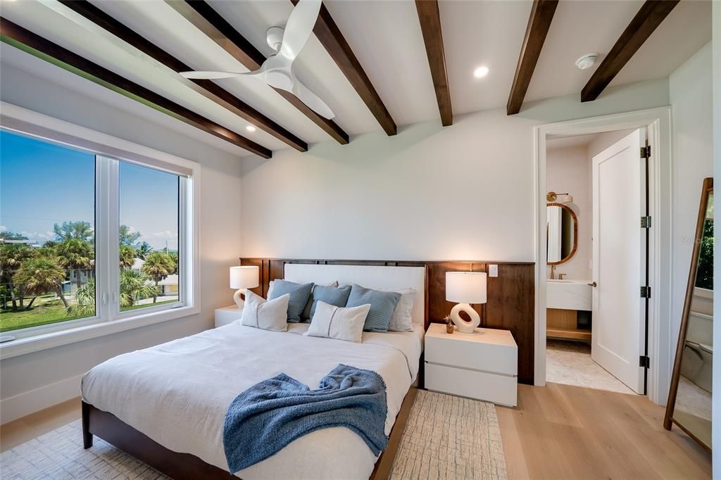 For Sale: $6,995,000 (6 beds, 6 baths, 4088 Square Feet)