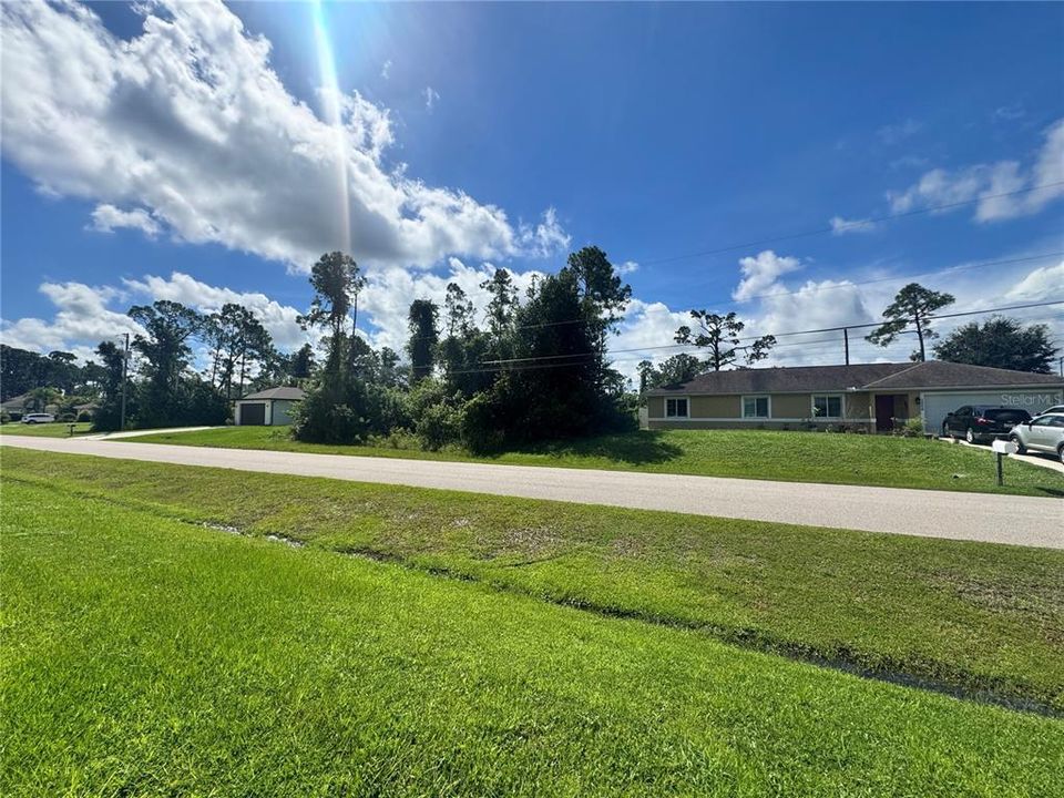 En Venta: $24,000 (0.23 acres)