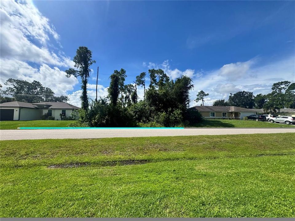 En Venta: $24,000 (0.23 acres)