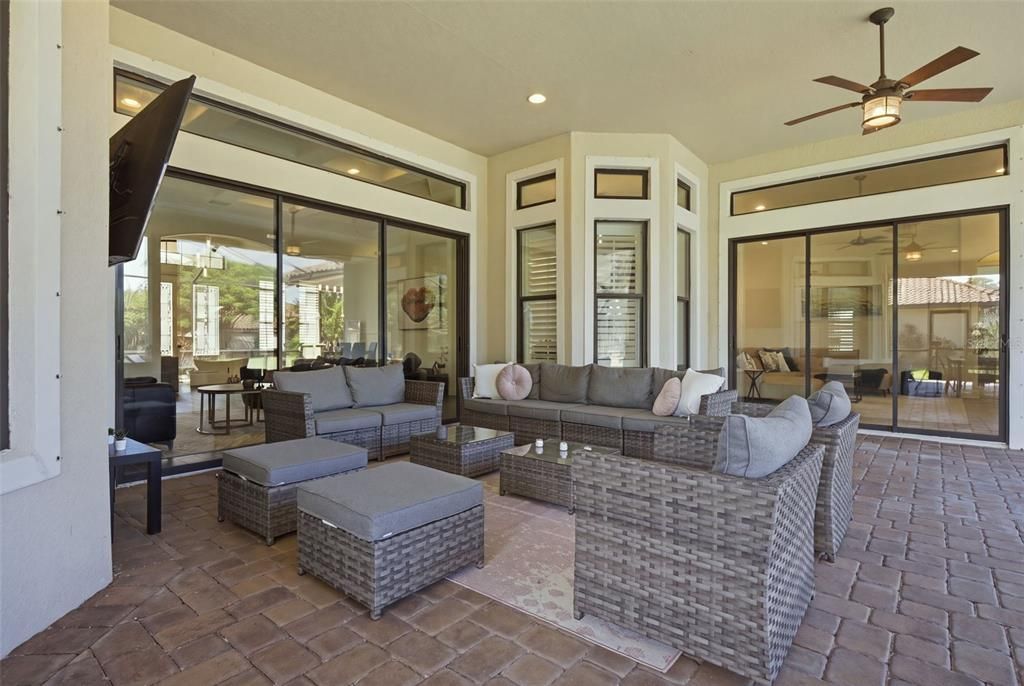 En Venta: $1,450,000 (5 camas, 3 baños, 3572 Pies cuadrados)