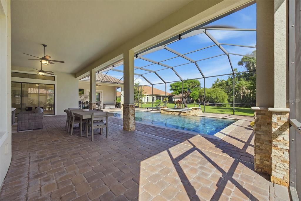 En Venta: $1,450,000 (5 camas, 3 baños, 3572 Pies cuadrados)