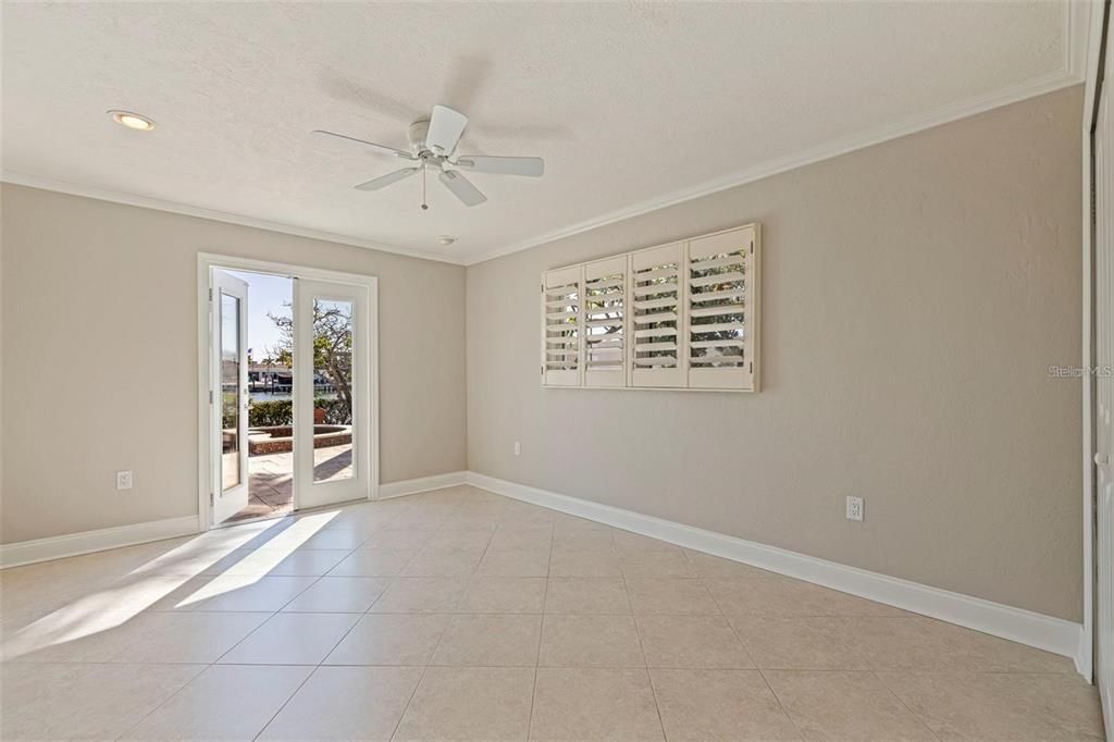На продажу: $1,399,000 (3 спален, 2 ванн, 2073 Квадратных фут)