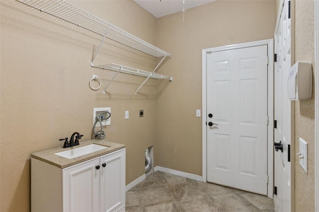 For Sale: $515,000 (4 beds, 2 baths, 1995 Square Feet)
