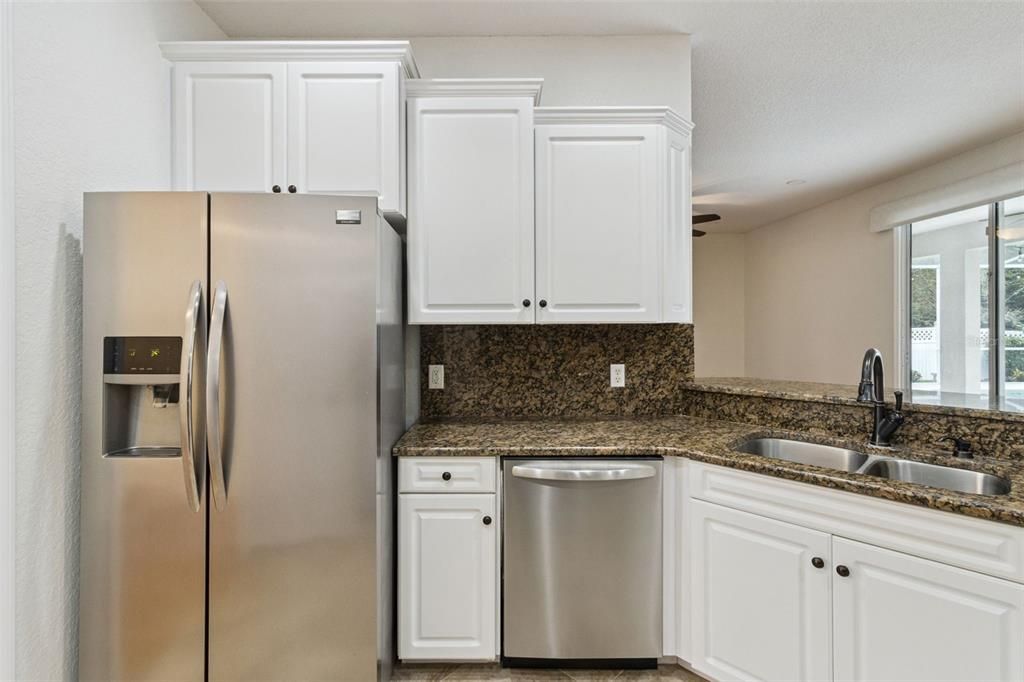 For Sale: $515,000 (4 beds, 2 baths, 1995 Square Feet)