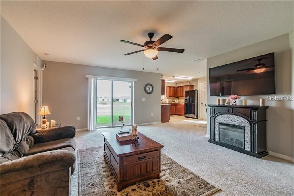 For Rent: $1,950 (3 beds, 2 baths, 1629 Square Feet)