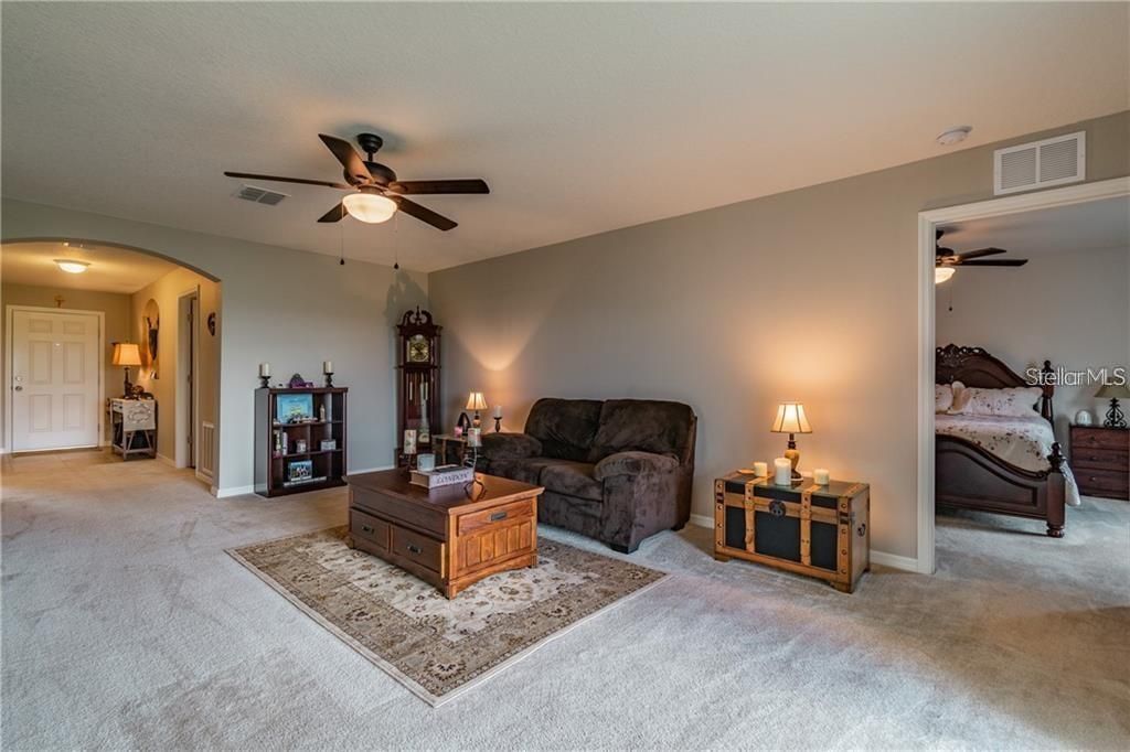 For Rent: $1,950 (3 beds, 2 baths, 1629 Square Feet)