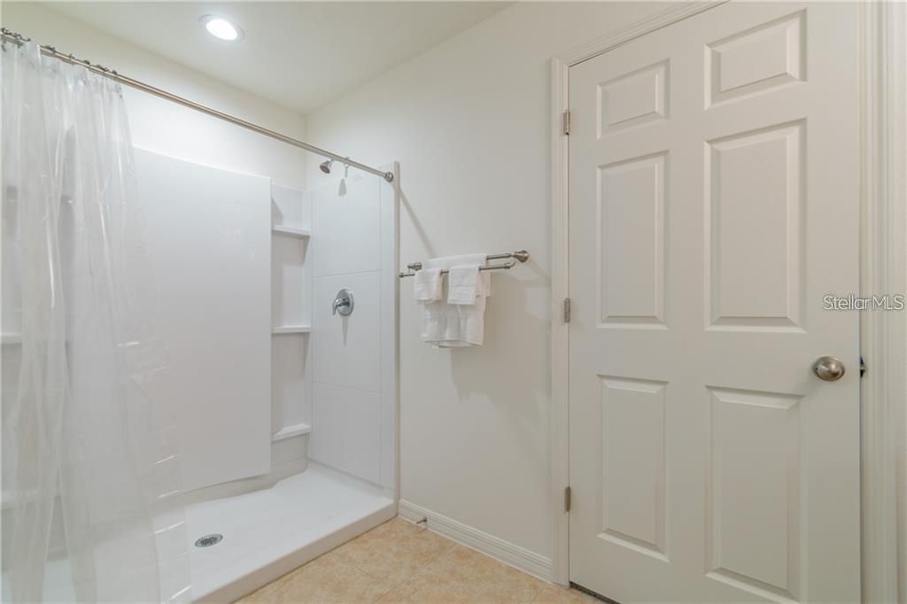 For Rent: $1,950 (3 beds, 2 baths, 1629 Square Feet)