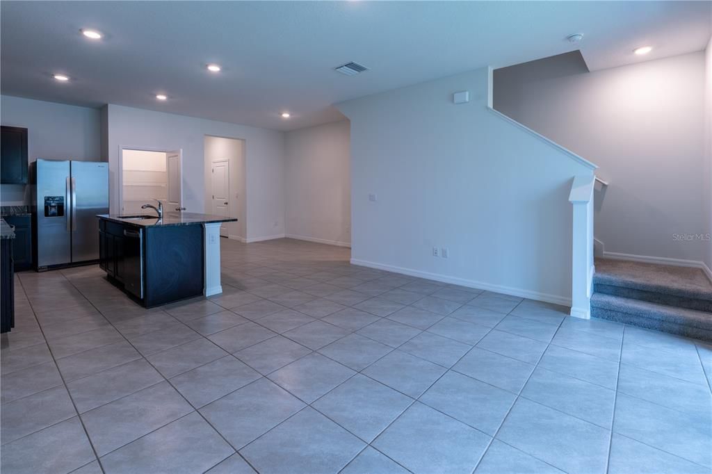 For Rent: $2,200 (3 beds, 2 baths, 1673 Square Feet)