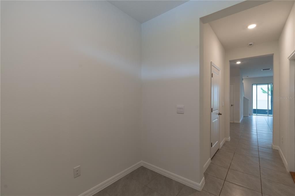 For Rent: $2,200 (3 beds, 2 baths, 1673 Square Feet)