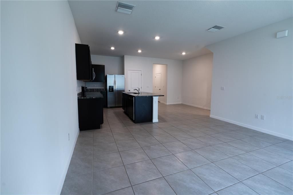 For Rent: $2,200 (3 beds, 2 baths, 1673 Square Feet)