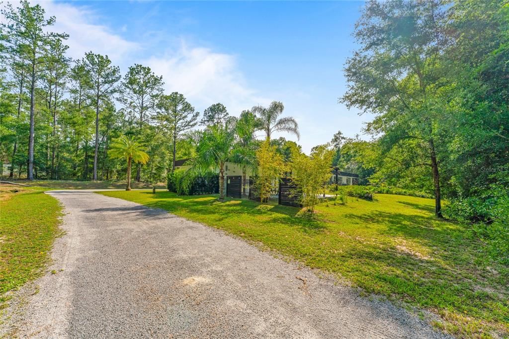 For Sale: $1,825,000 (2 beds, 2 baths, 2520 Square Feet)