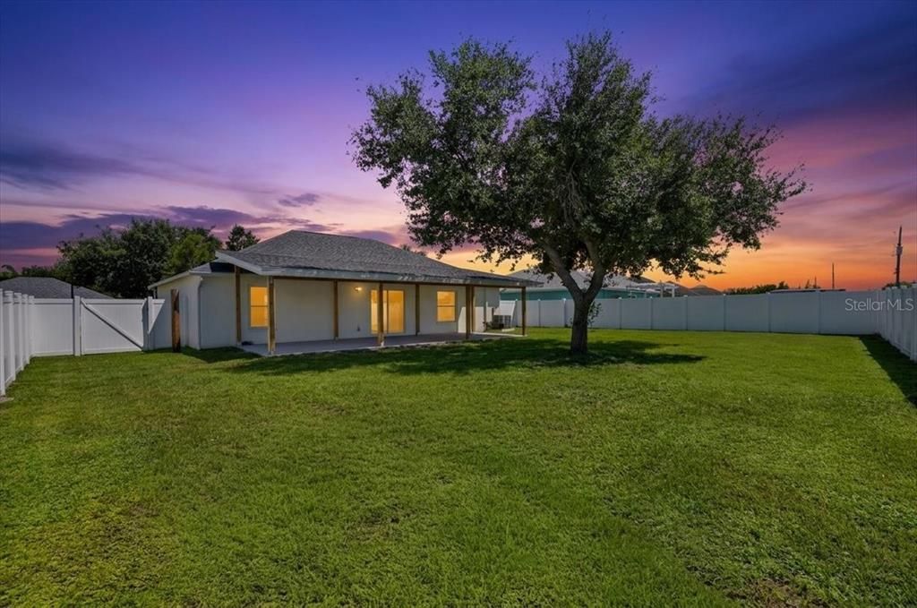En Venta: $374,900 (3 camas, 2 baños, 1299 Pies cuadrados)