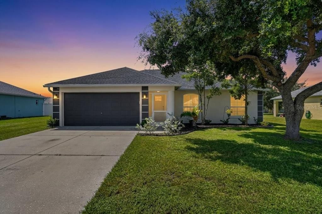 En Venta: $374,900 (3 camas, 2 baños, 1299 Pies cuadrados)