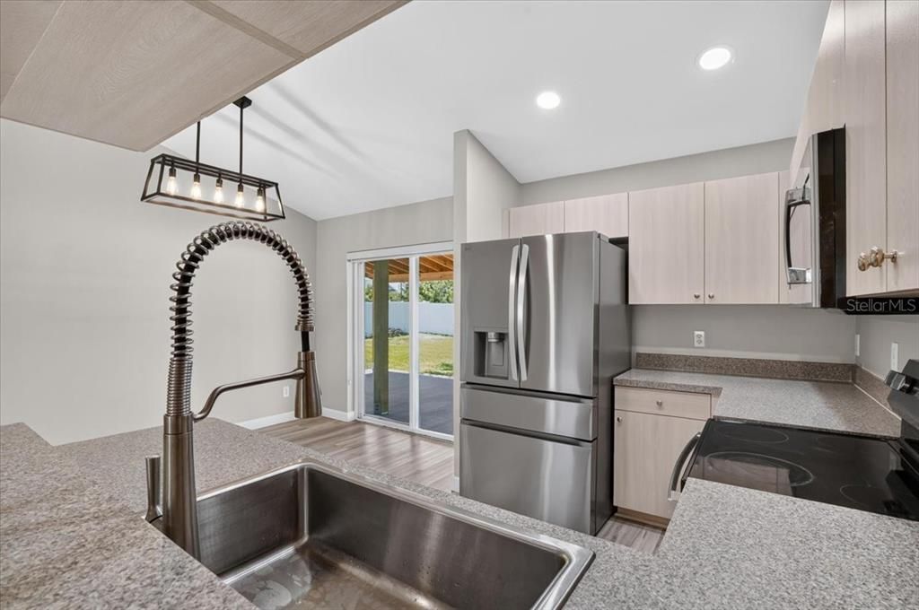 En Venta: $374,900 (3 camas, 2 baños, 1299 Pies cuadrados)