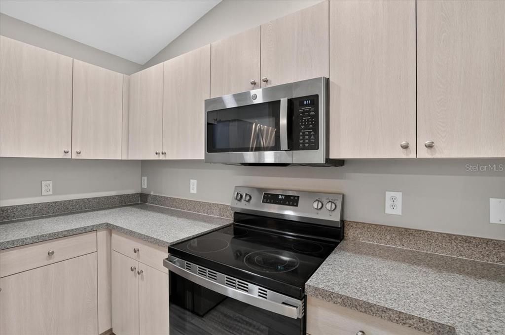 En Venta: $374,900 (3 camas, 2 baños, 1299 Pies cuadrados)
