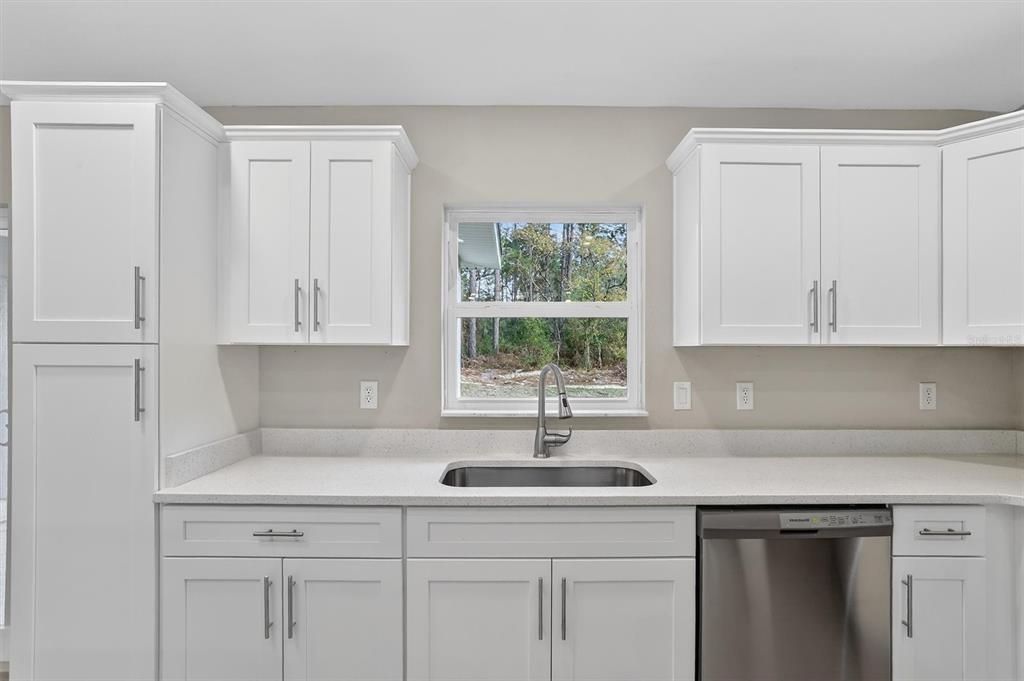 For Sale: $264,900 (3 beds, 2 baths, 1537 Square Feet)