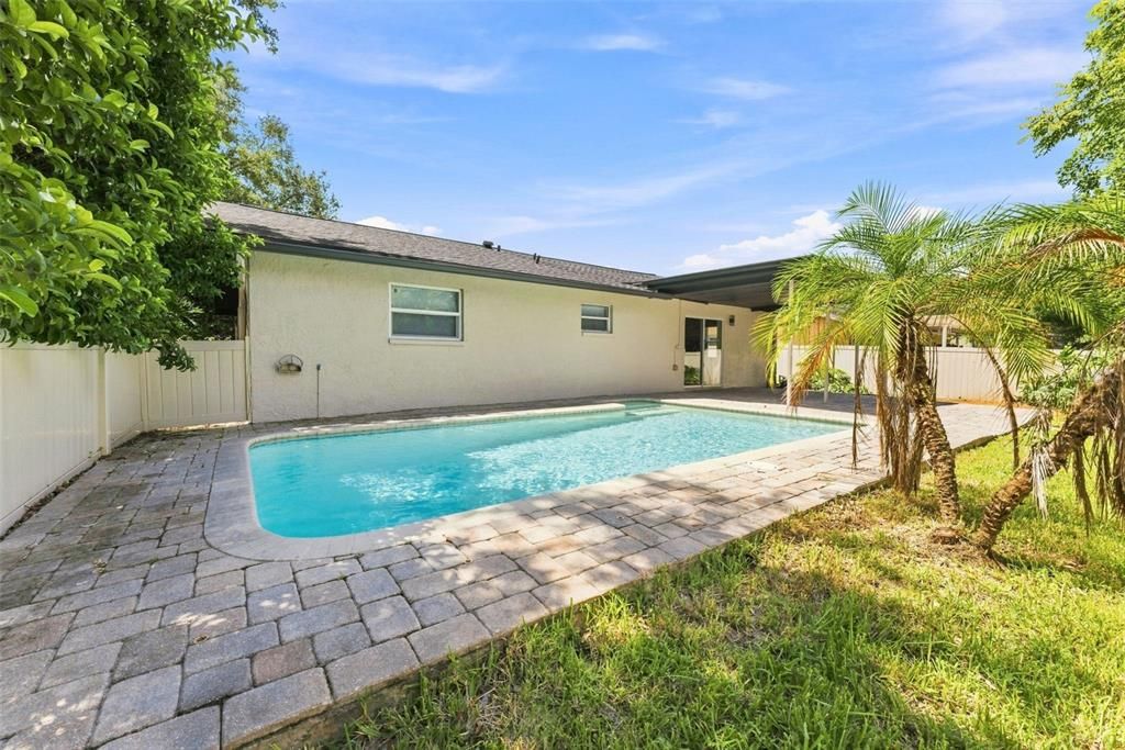 En Venta: $559,900 (3 camas, 2 baños, 1596 Pies cuadrados)