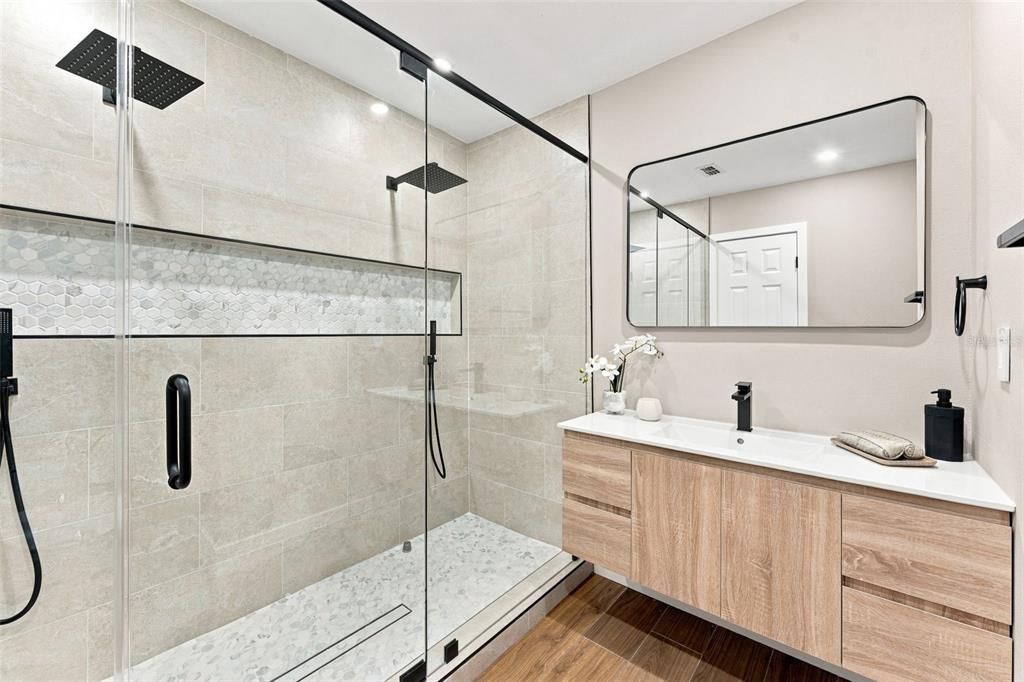 En Venta: $559,900 (3 camas, 2 baños, 1596 Pies cuadrados)