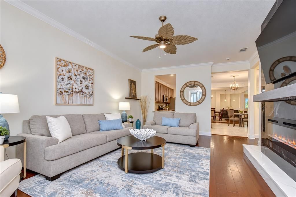 待售: $600,000 (3 贝兹, 2 浴室, 2421 平方英尺)